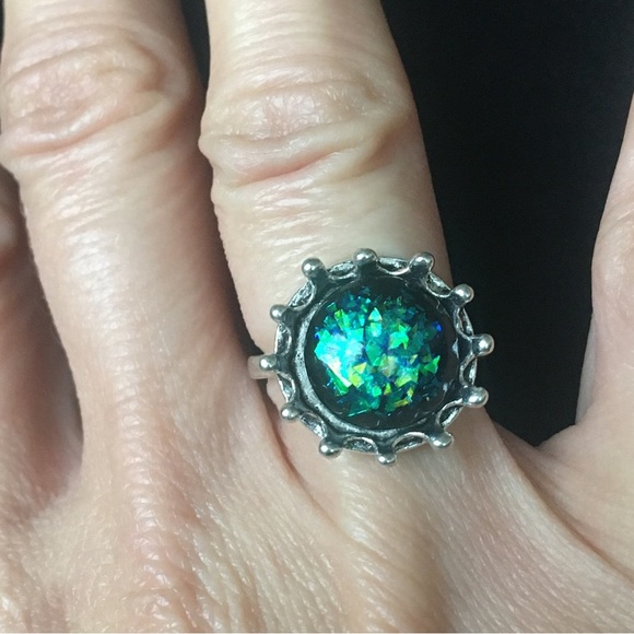 Circle Flower Shaped Mystical Green and Blue Sparkle Stone Ring - Picture 2 of 6